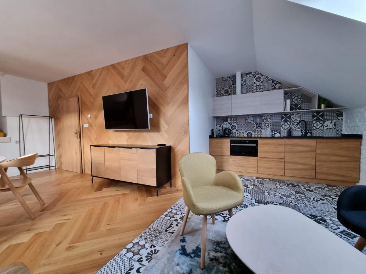 5 Stylovych Apartmanu V Srdci Jeseniku โลชนา นาดเด เดสเนา ภายนอก รูปภาพ